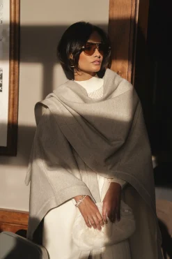 JLUXLABEL Ivory Park City Reversible Shawl