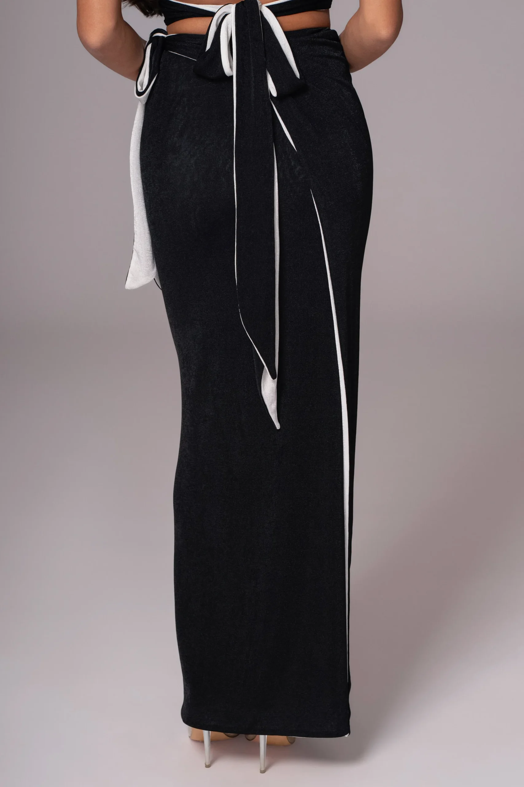 JLUXLABEL White/Black Venus Reversible Skirt Set